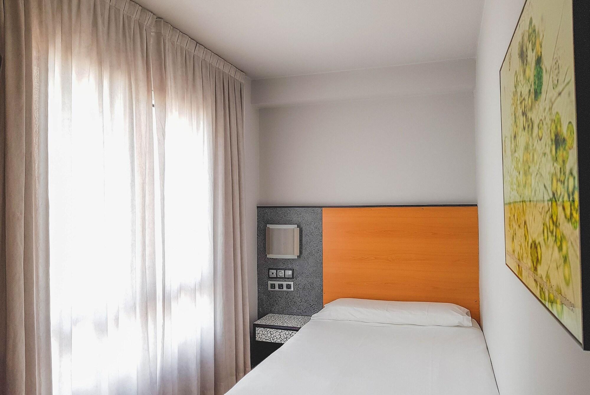 Hotel Faranda Pathos Gijon, Ascend Hotel Collection ภายนอก รูปภาพ